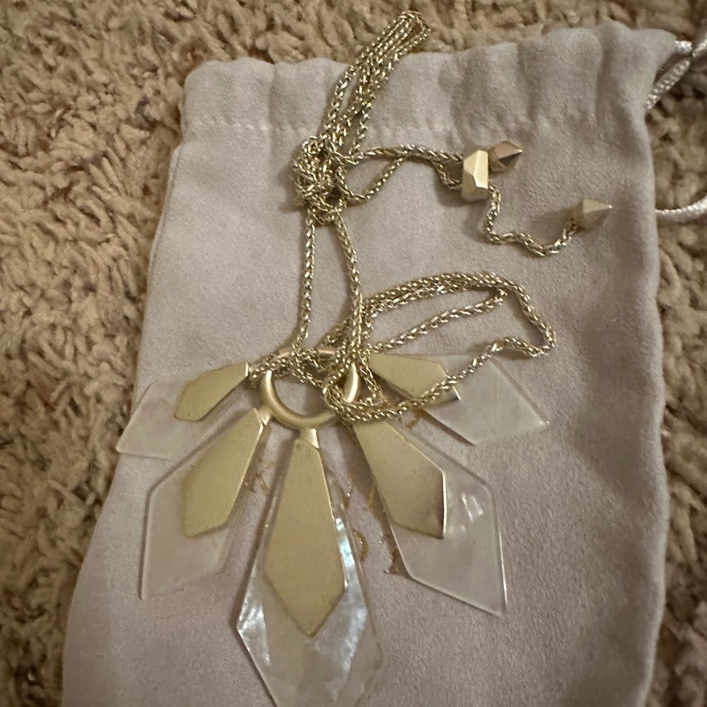 Elegant Gold and Clear Necklace